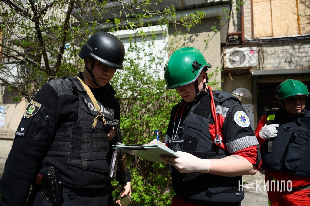 Наслідки ворожого удару по Харкову. Фоторепортаж