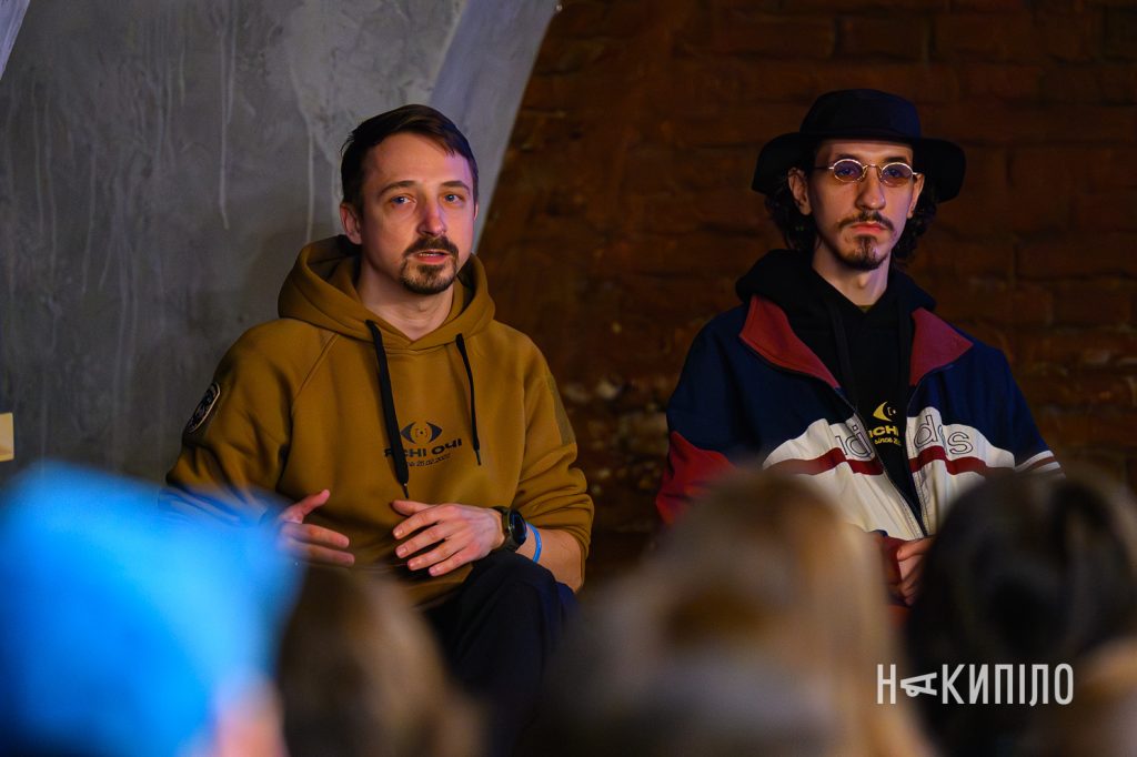 У Харкові провели зустріч із пілотами підрозділу БпЛА «Ясні Очі» бригади «Хартія» Зустріч із підрозділом БпЛА Ясні Очі бригади Хартія