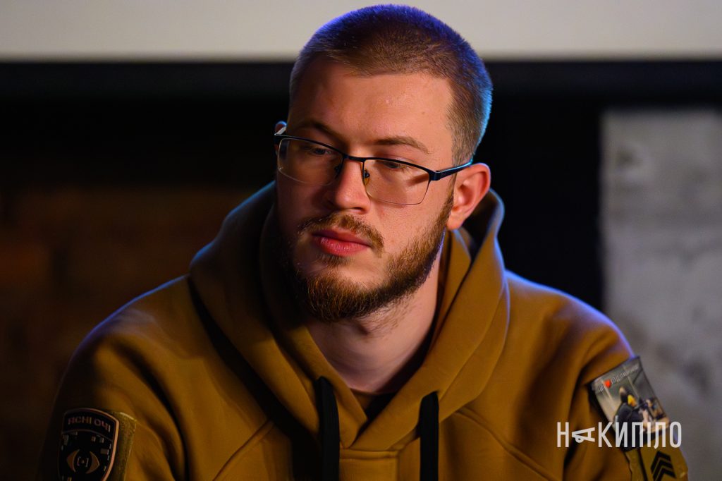 У Харкові провели зустріч із пілотами підрозділу БпЛА «Ясні Очі» бригади «Хартія» Зустріч із підрозділом БпЛА Ясні Очі бригади Хартія