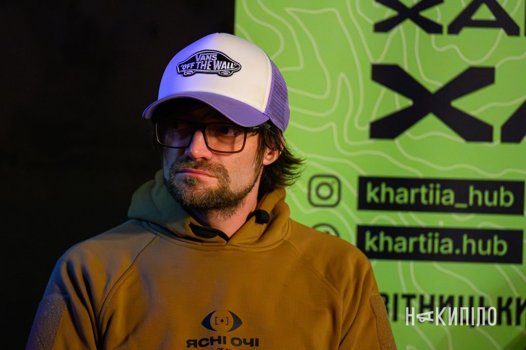 У Харкові провели зустріч із пілотами підрозділу БпЛА «Ясні Очі» бригади «Хартія» Зустріч із підрозділом БпЛА Ясні Очі бригади Хартія