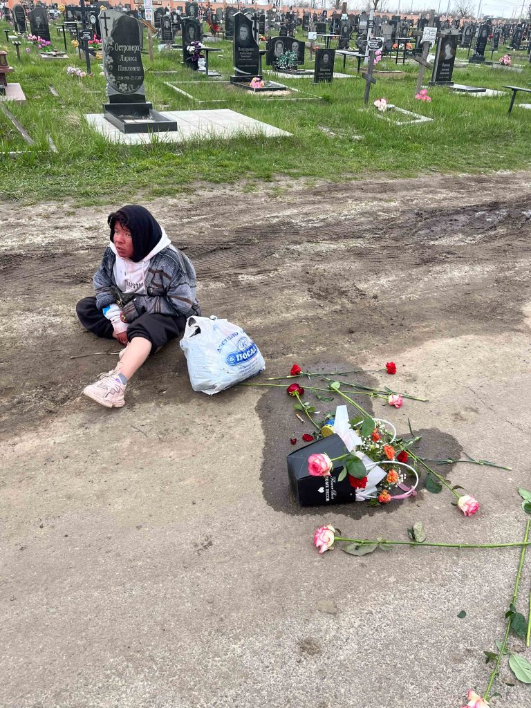 «Куди писати, щоби нарешті встановили камери та дали охорону?»: черговий інцидент на Алеї Слави «Куди писати, щоби нарешті встановили камери та дали охорону?»: черговий інцидент на Алеї Слави