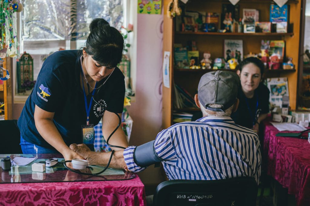 Як війна впливає на доступ до медицини на Харківщині й Донеччині