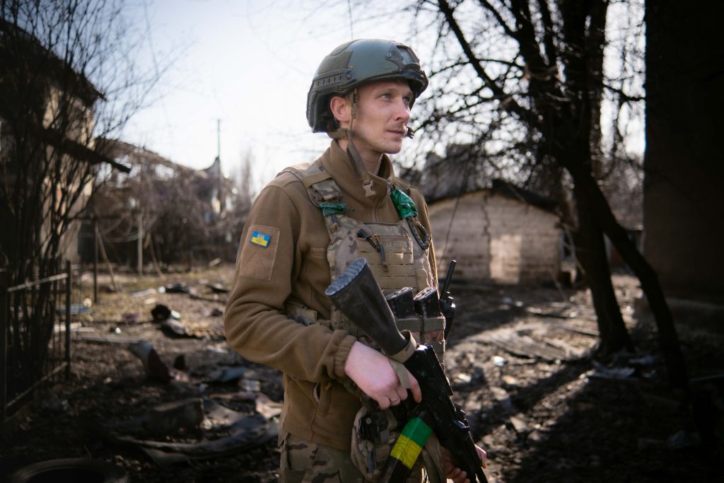 «росіяни стирають Добропілля до нуля»: як живе місто сьогодні Військовий, Добропілля