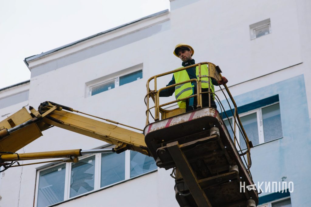 Харків під атакою «шахедів». Фоторепортаж наслідки обстіла Харкова дронами 6го квітня 2026 року