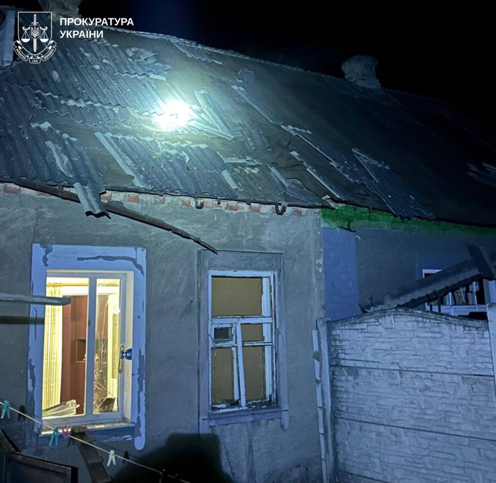 Троє людей постраждали в Люботині через нічні удари БпЛА Троє людей постраждали в Люботині через нічні удари БпЛА