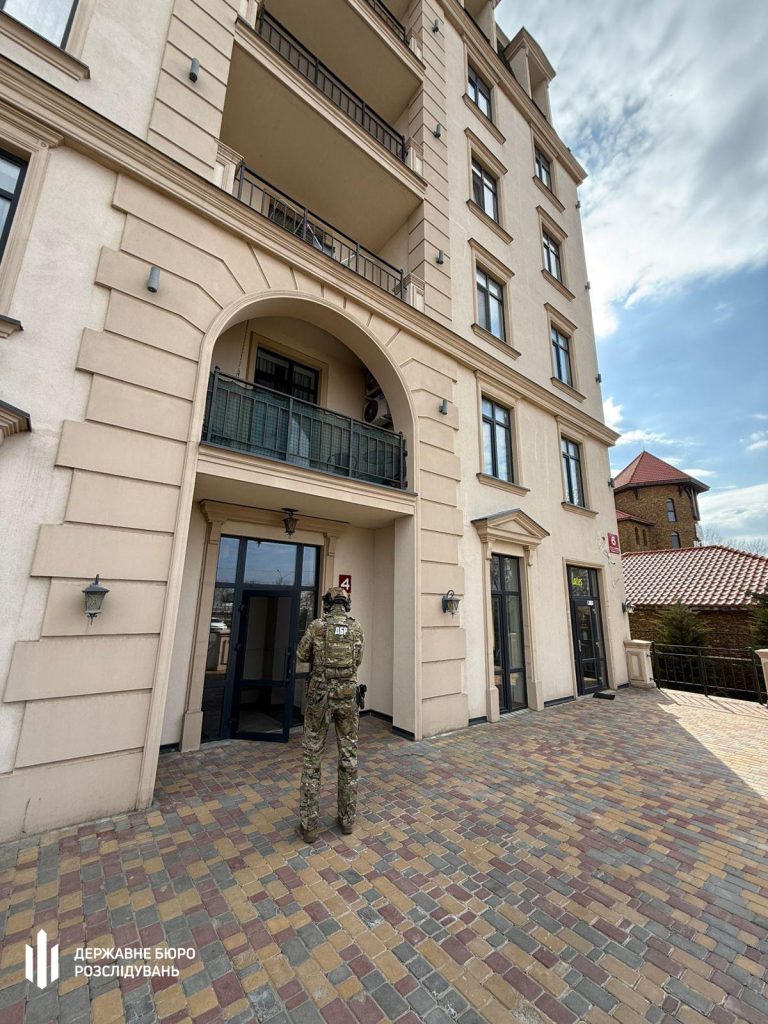 Продавав бойові дрони: на Харківщині затримали командира батареї Продавав бойові дрони: на Харківщині затримали командира батареї