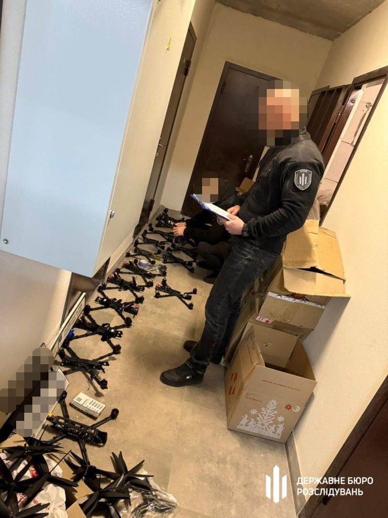 Продавав бойові дрони: на Харківщині затримали командира батареї Продавав бойові дрони: на Харківщині затримали командира батареї