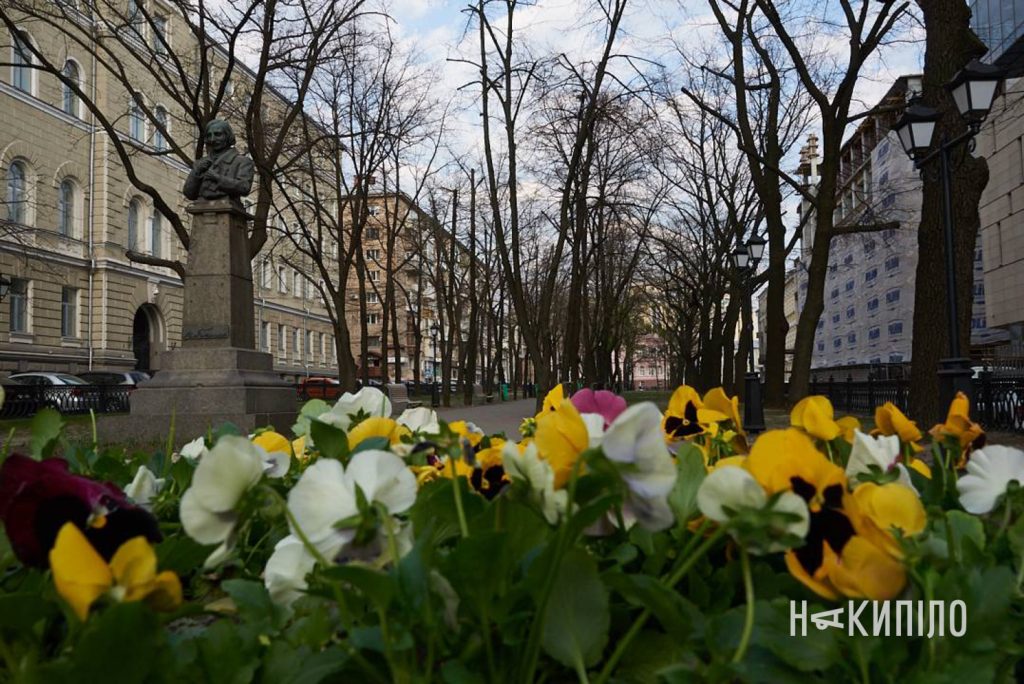 Контури міста: 50 місць Харкова, які варто побачити на власні очі «Стометрівка», сквер Поезії, фото: Ігор Лептуга