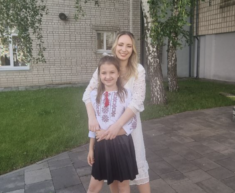 Від дитячої гри у «школу» до реального класу: що відбувається з мрією стати вчителем? Карина Турова, викладачка Горішньоплавнівської школі №3. Фото: Карина Турова