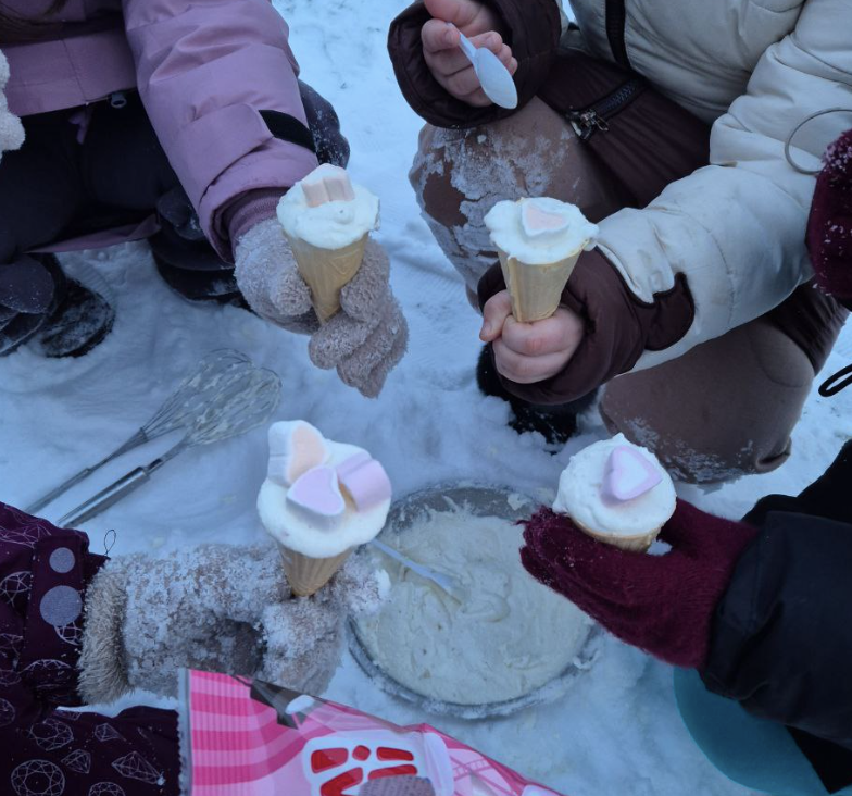 Від дитячої гри у «школу» до реального класу: що відбувається з мрією стати вчителем? Фото: Оля Левчук