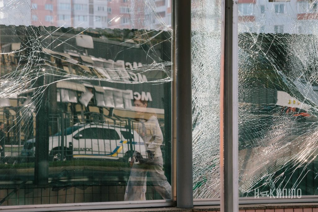 Наслідки атаки на центр Харкова. Фоторепортаж Наслідки атаки на центр Харкова. Фоторепортаж