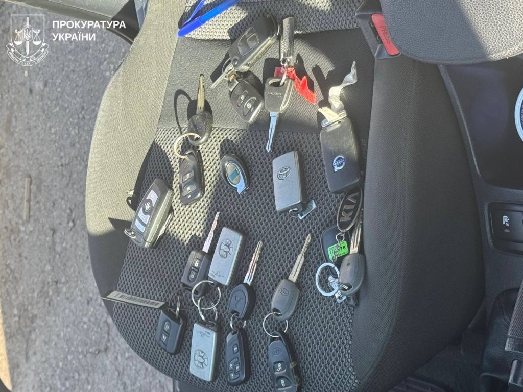 Автоблогерку, яку підозрюють у контрабанді авто, випустили під заставу Автоблогерку, яку підозрюють у контрабанді авто, випустили під заставу