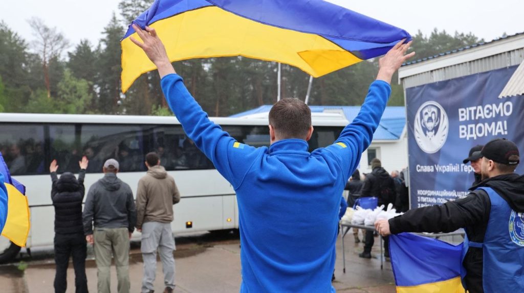 Відбувся перший етап анонсованого масштабного обміну полоненими Відбувся перший етап анонсованого масштабного обміну полоненими
