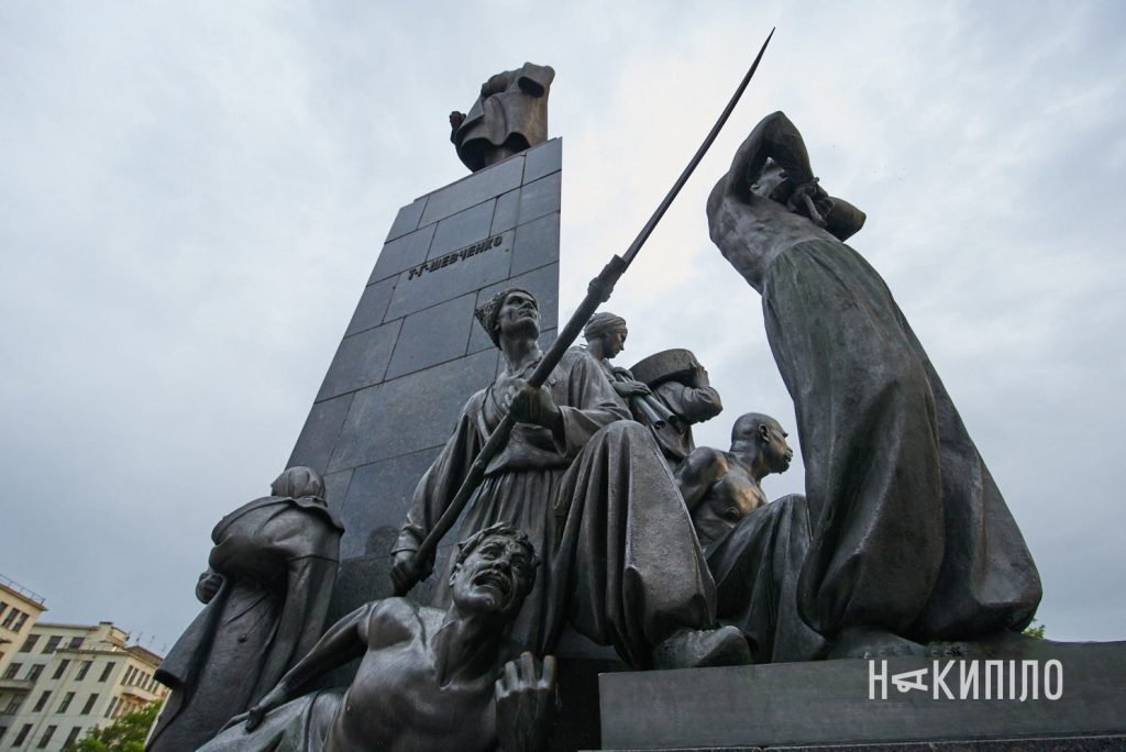 Контури міста: 50 місць Харкова, які варто побачити на власні очі Пам'ятник Тарасу Шевченку. Фото: Ігор Лептуга