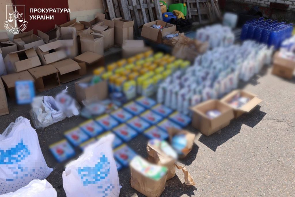 Зловмисники в Харкові підробляли мийні засоби під світові бренди й продавали по всій країні Зловмисники в Харкові підробляли мийні засоби під світові бренди й продавали по всій країні