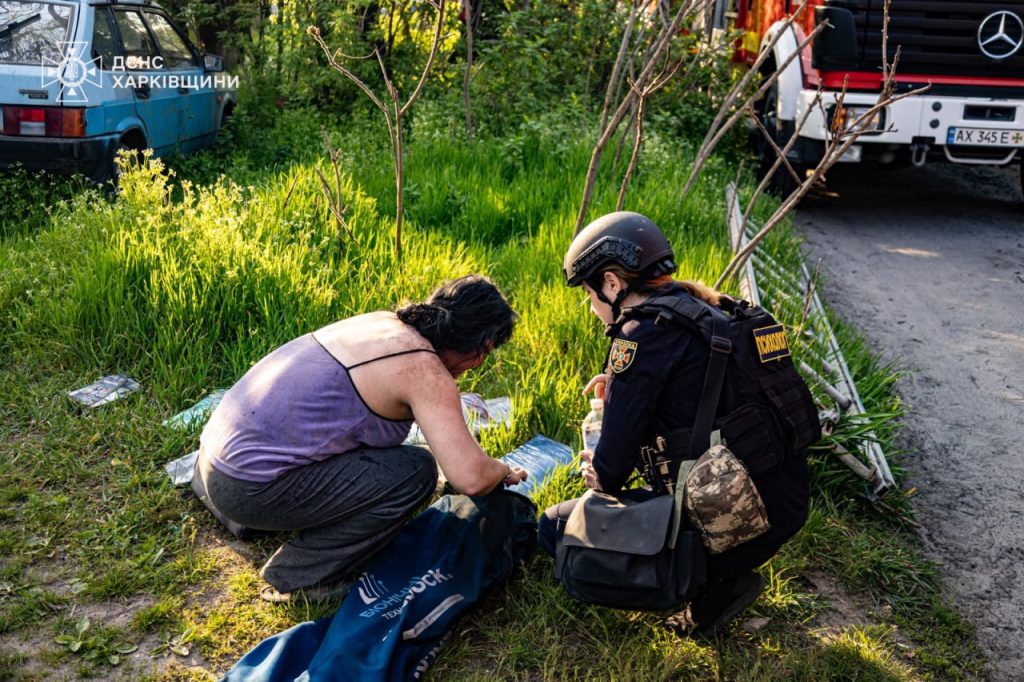 росія відмовилася від «режиму тиші», обстрілявши українські міста Зранку росіяни вдарили «шахедом» по будинку в Новобаварському районі Харкова.