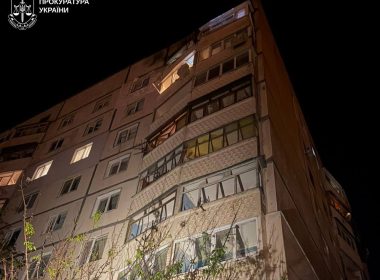 БпЛА поцілив у технічний поверх будинку в Індустріальному районі, Харків