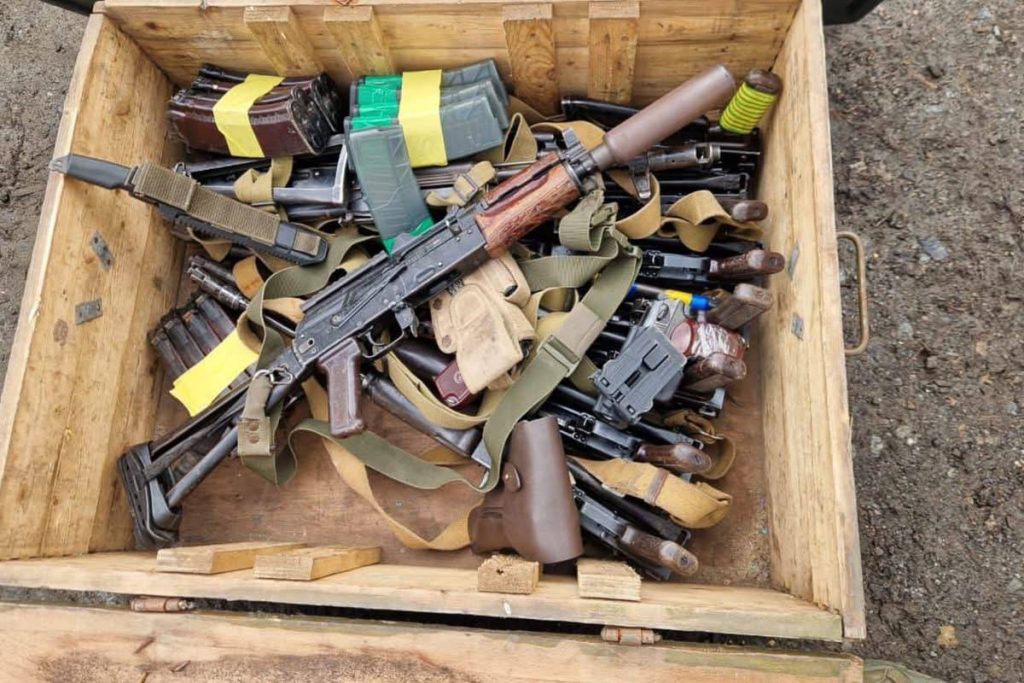 Бригада «Скіф» зупинила автівку, що перевозила понад 90 автоматів Бригада «Скіф» зупинила автівку, що перевозила понад 90 автоматів