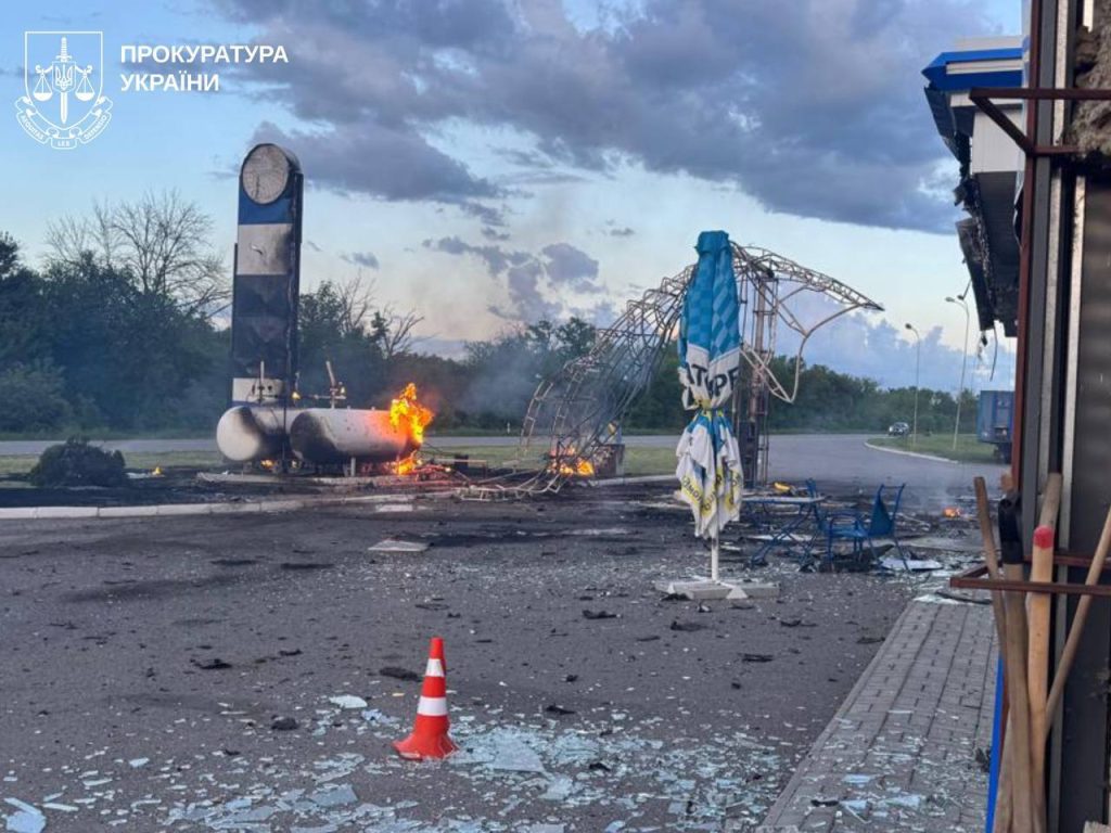 На Харківщині росіяни поранили чоловіка дроном На Харківщині росіяни поранили чоловіка дроном