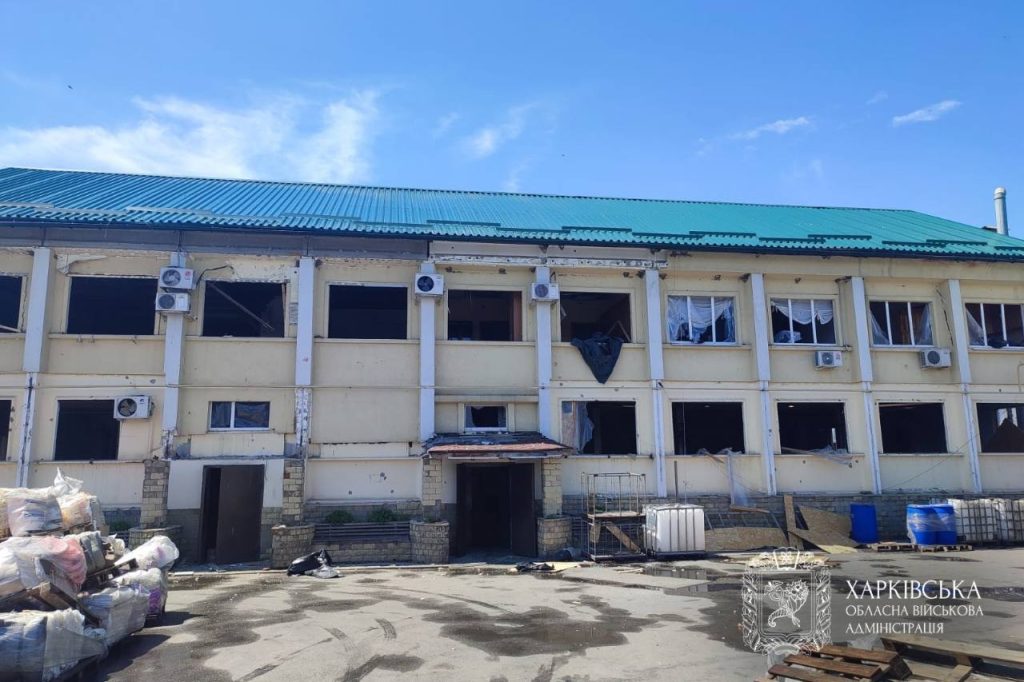 17 людей перебувають в лікарнях після влучання ракети в Дергачах 17 людей перебувають в лікарнях після влучання ракети в Дергачах