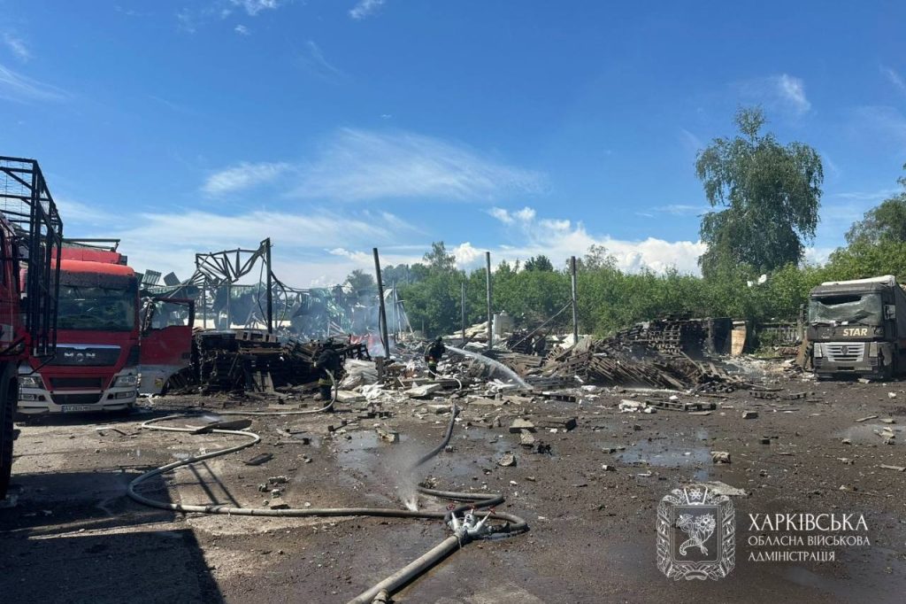 17 людей перебувають в лікарнях після влучання ракети в Дергачах 17 людей перебувають в лікарнях після влучання ракети в Дергачах