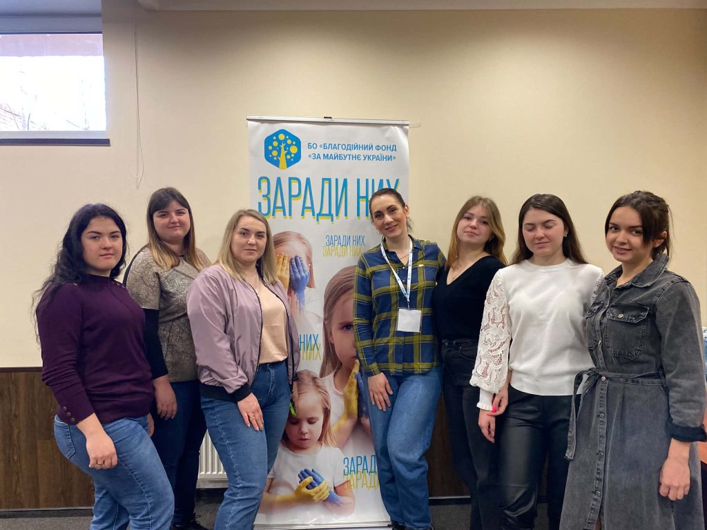 «Хочеться, аби війна закінчилася, але поки ми тут — працюємо». Історія вчительки з Мерефи «Хочеться, аби війна закінчилася, але поки ми тут — працюємо». Історія вчительки з Мерефи