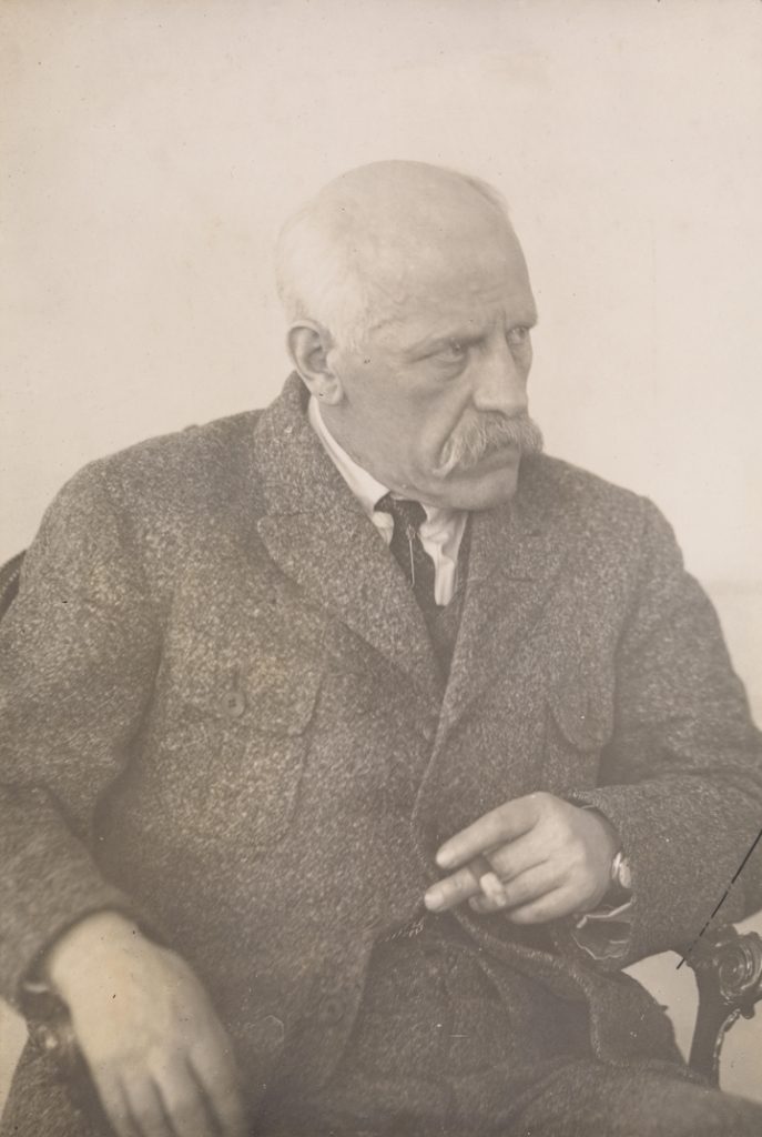 Полярник, дипломат, гуманіст. Як норвежець Фрітьйоф Нансен рятував Україну від голоду в 1920-х Фрітьйоф Нансен на початку 1920-х років. Фото зроблене в період роботи Місії Нансена
Джерело фото: Національна бібліотека Норвегії