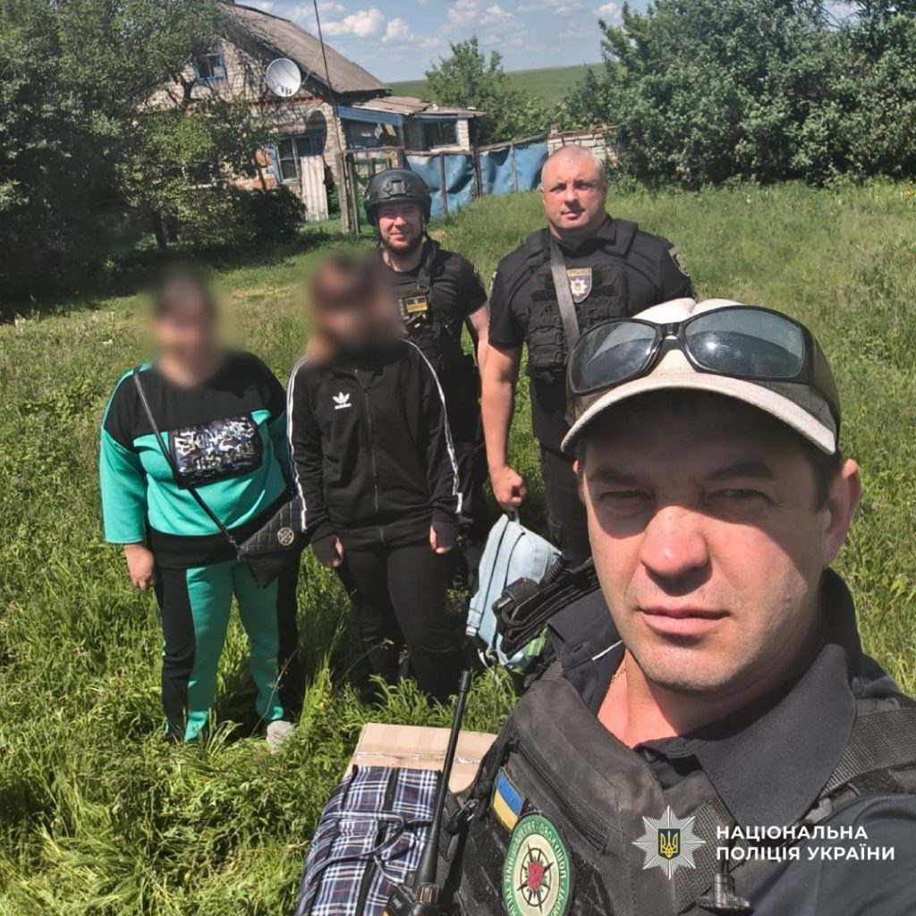 З Куп’янщини евакуювали дві родини З Куп’янщини евакуювали дві родини