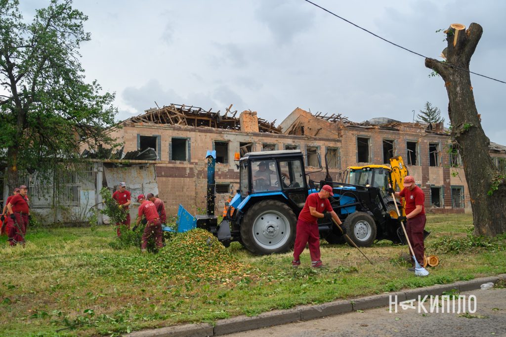Наслідки удару по підприємству в Харкові. Фоторепортаж Наслідки обстрілу Харкова 15 червня 2026 року