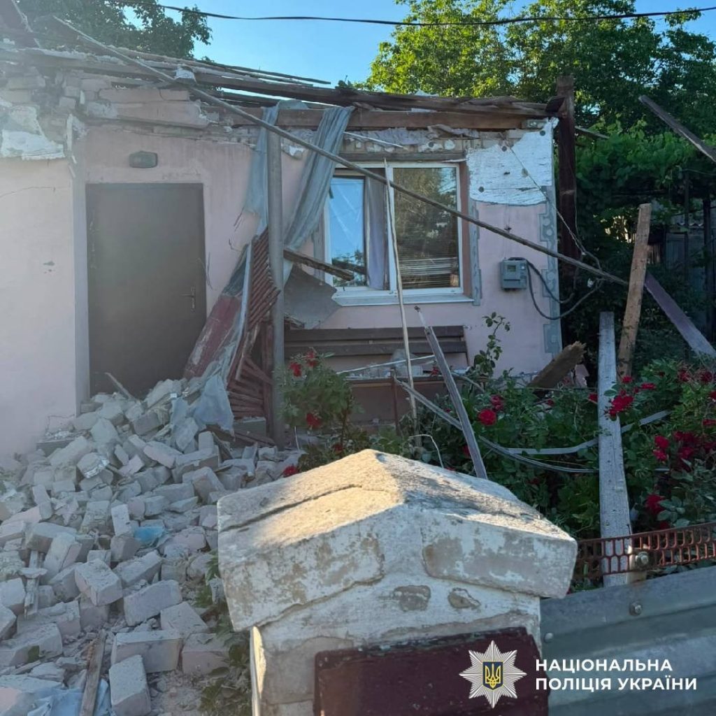 Ворожі удари вбили поліціянта на Харківщині. Постраждали восьмеро Ворожі удари вбили поліціянта на Харківщині. Постраждали восьмеро