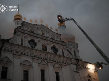 Пошкоджений ракетою Успенський собор, Києво-Печерська лавра