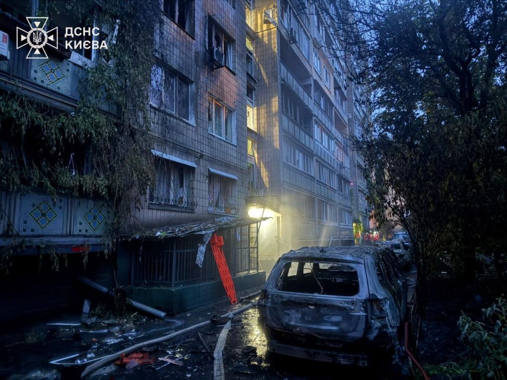 Лавра, Мистецький арсенал, кіностудія імені Довженка. Наслідки нічного обстрілу Києва Лавра, Мистецький арсенал, кіностудія імені Довженка. Наслідки нічного обстрілу Києва