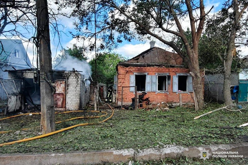 Минулої доби шість людей постраждали на Харківщині Руйнування через російську атаку