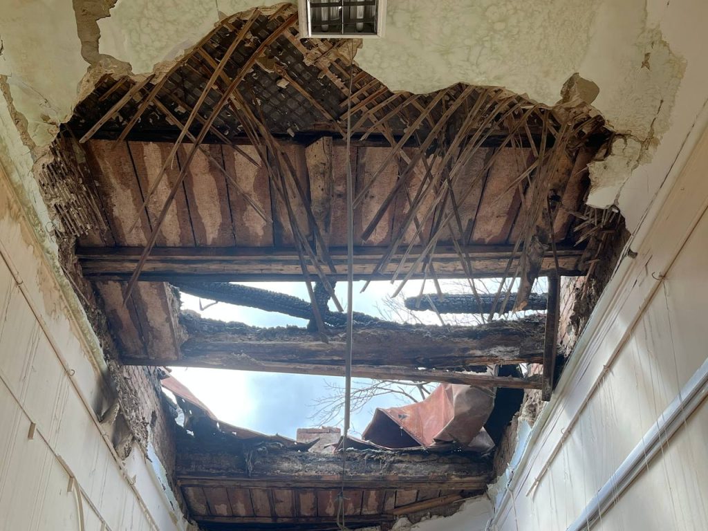 Більше тисячі експонатів пошкодили в Харківському художньому музеї Більше тисячі експонатів пошкодили в Харківському художньому музеї