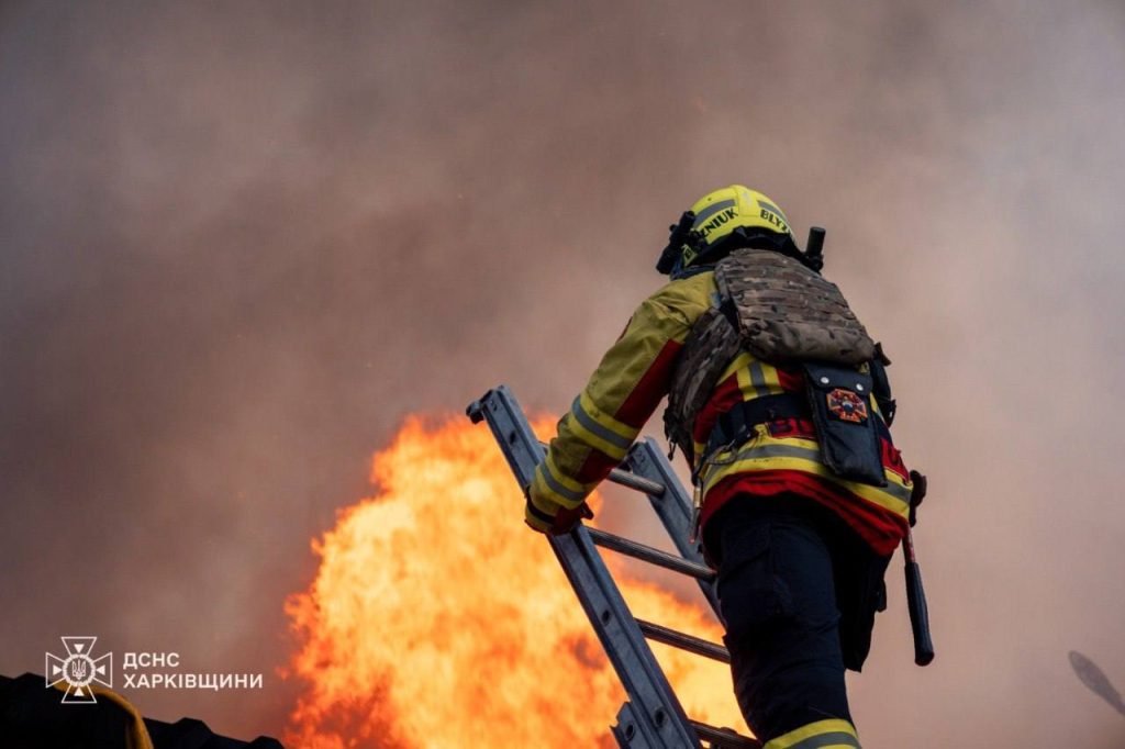 У Харкові через удари авіабомб постраждали дев'ятеро людей У Харкові через удари авіабомб постраждали дев'ятеро людей