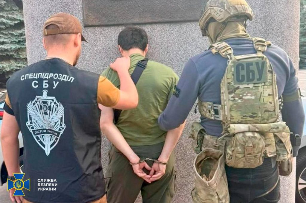 Затримують військового лікаря, який вимагав гроші в чоловіка