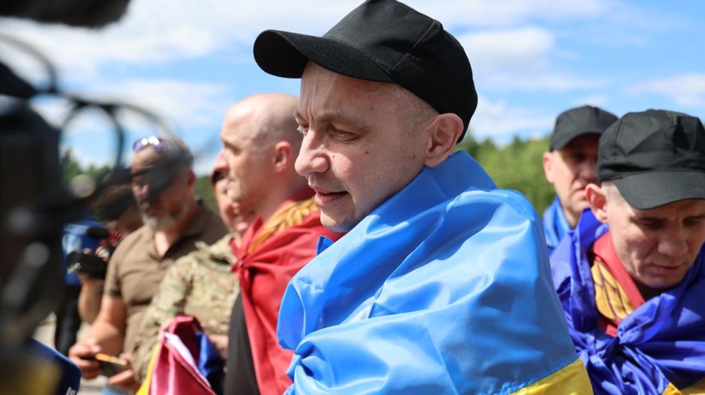 160 оборонців повернулися на українські землі 160 оборонців повернулися на українські землі