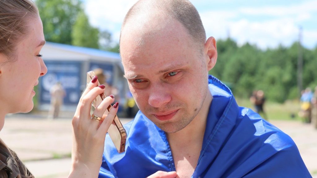 160 оборонців повернулися на українські землі 160 оборонців повернулися на українські землі
