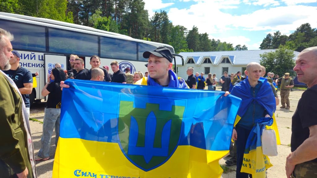 160 оборонців повернулися на українські землі