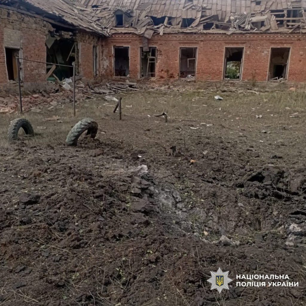 Загинула жінка, шестеро постраждали: наслідки обстрілів Харківщини Наслідки обстрілів Харківщини