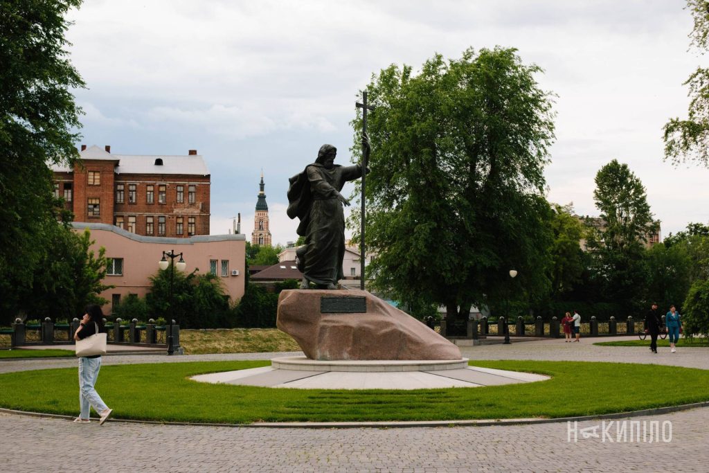 Літній Харків. Фоторепортаж із вулиць і парків Літній Харків. Фоторепортаж із вулиць і парків