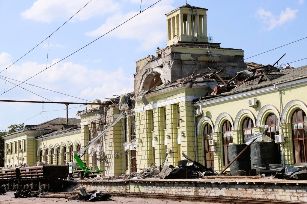 Місто-транзит, місто-прихисток. Як Лозова зустрічає переселенців із Донеччини Місто-транзит, місто-прихисток. Як Лозова зустрічає переселенців із Донеччини