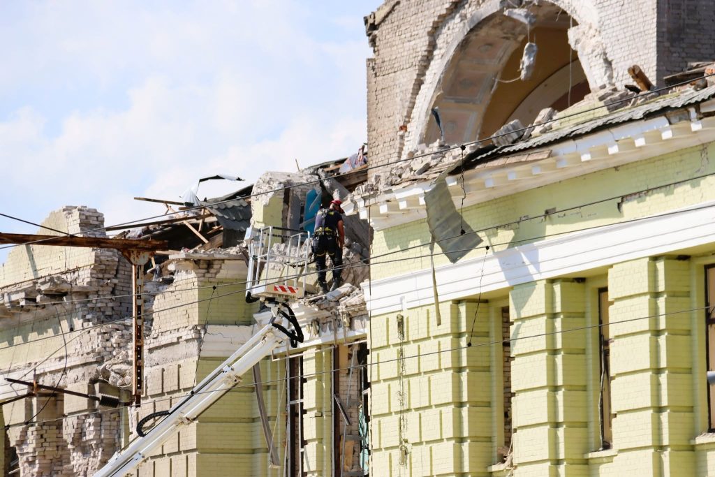 Місто-транзит, місто-прихисток. Як Лозова зустрічає переселенців із Донеччини Місто-транзит, місто-прихисток. Як Лозова зустрічає переселенців із Донеччини