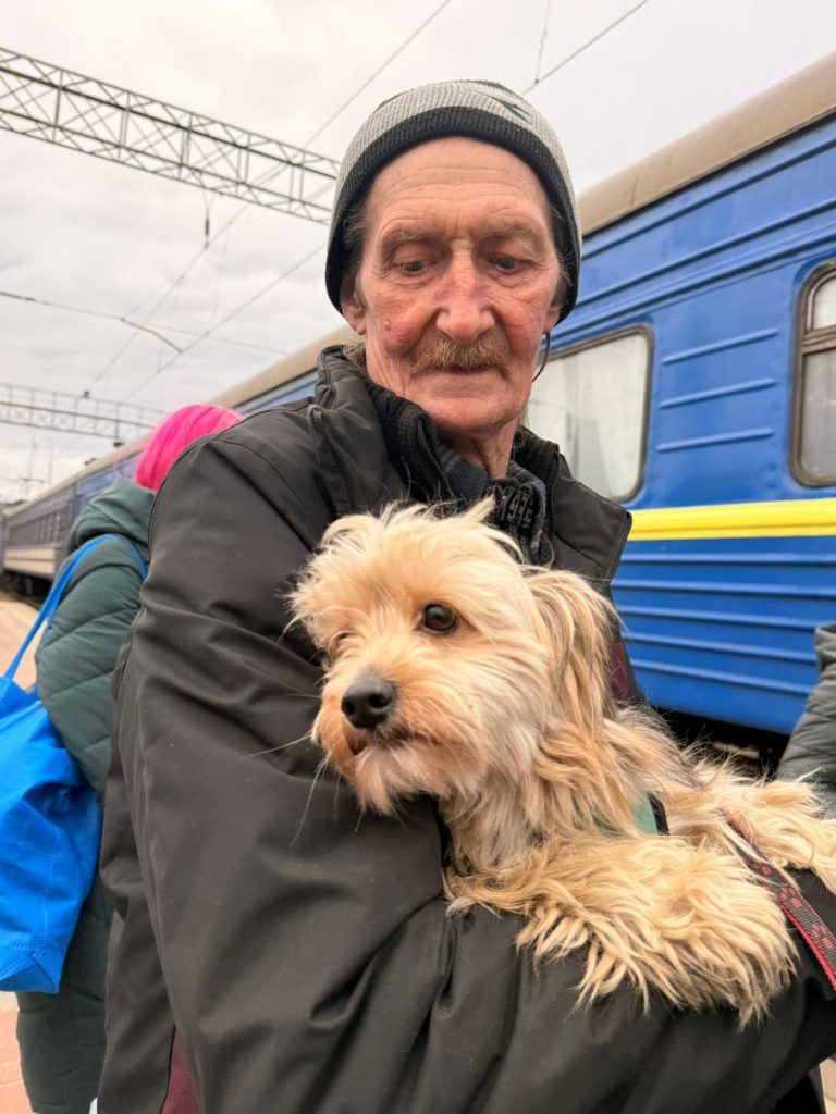 Місто-транзит, місто-прихисток. Як Лозова зустрічає переселенців із Донеччини Місто-транзит, місто-прихисток. Як Лозова зустрічає переселенців із Донеччини