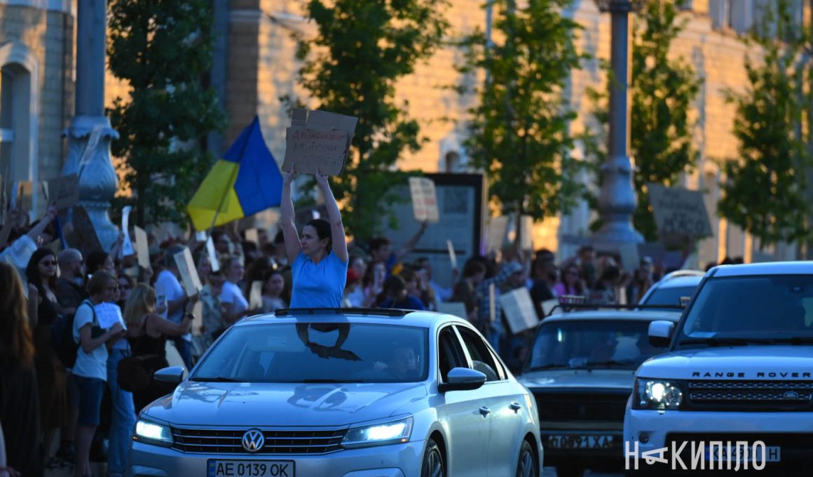 Третій день мітингів у Харкові проти відставки Михайла Федорова