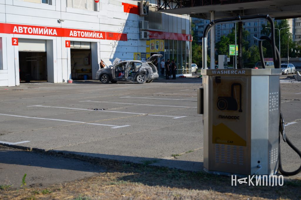 Троє людей постраждали в Харкові через удар дрона по АЗС. Фото Троє людей постраждали в Харкові через удар дрона по АЗС. Фото