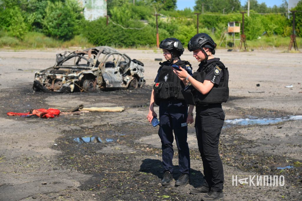 По Харкову росіяни вдарили трьома КАБами. Загинула людина. Є постраждалі По Харкову росіяни вдарили трьома КАБами. Загинула людина. Є постраждалі