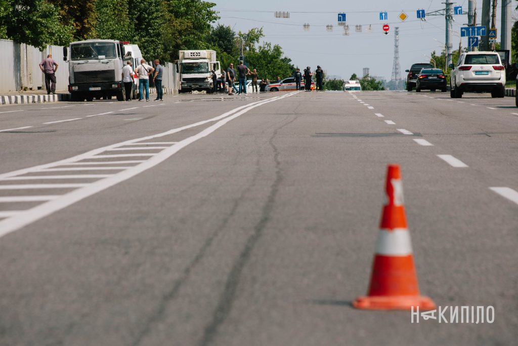 Троє людей постраждали через влучання дрону в Київському районі Харкова Троє людей постраждали через влучання дрону в Київському районі Харкова