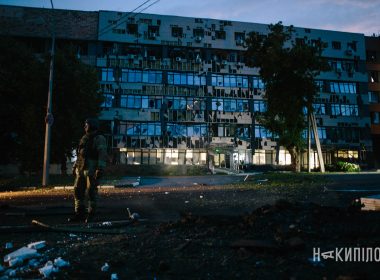 За інформацією місцевої влади, у Шевченківському районі постраждали понад 20 житлових будинків,.
