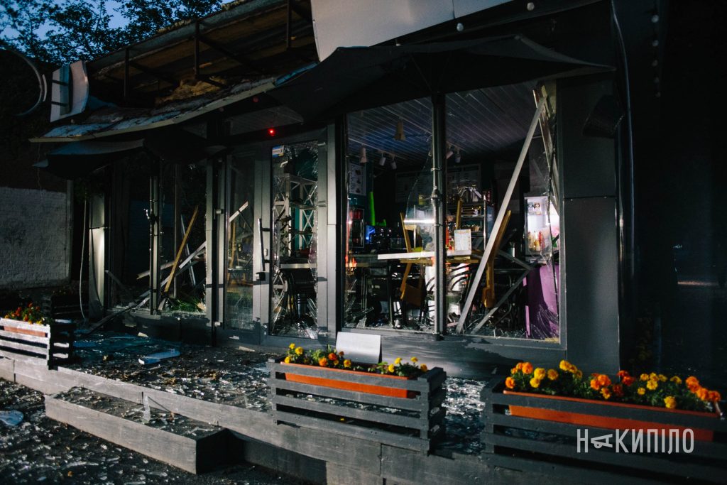 У Харкові БпЛА влучив у багатоповерхівку. Фото За інформацією місцевої влади, у Шевченківському районі постраждали понад 20 житлових будинків,.
